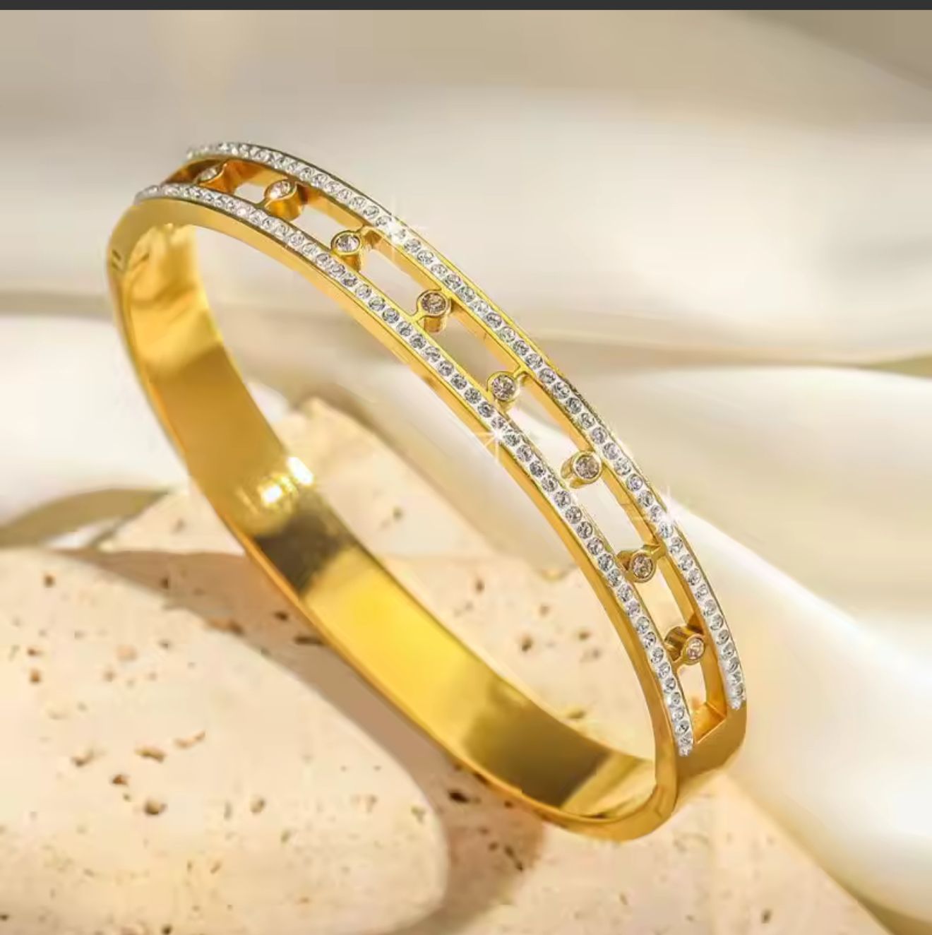 Luxury Gold Crystal Pavé Bangle