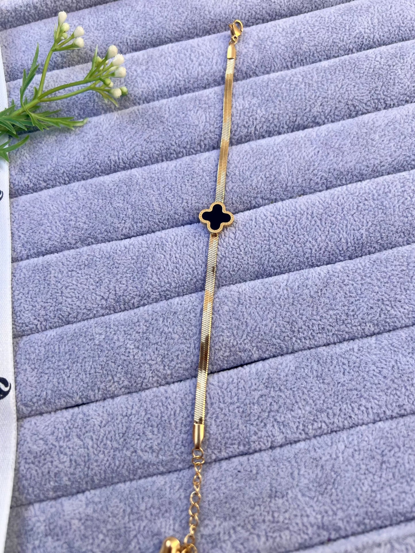 Van Cleef Gold Bracelet – Elegant & Timeless Jewelry for Women