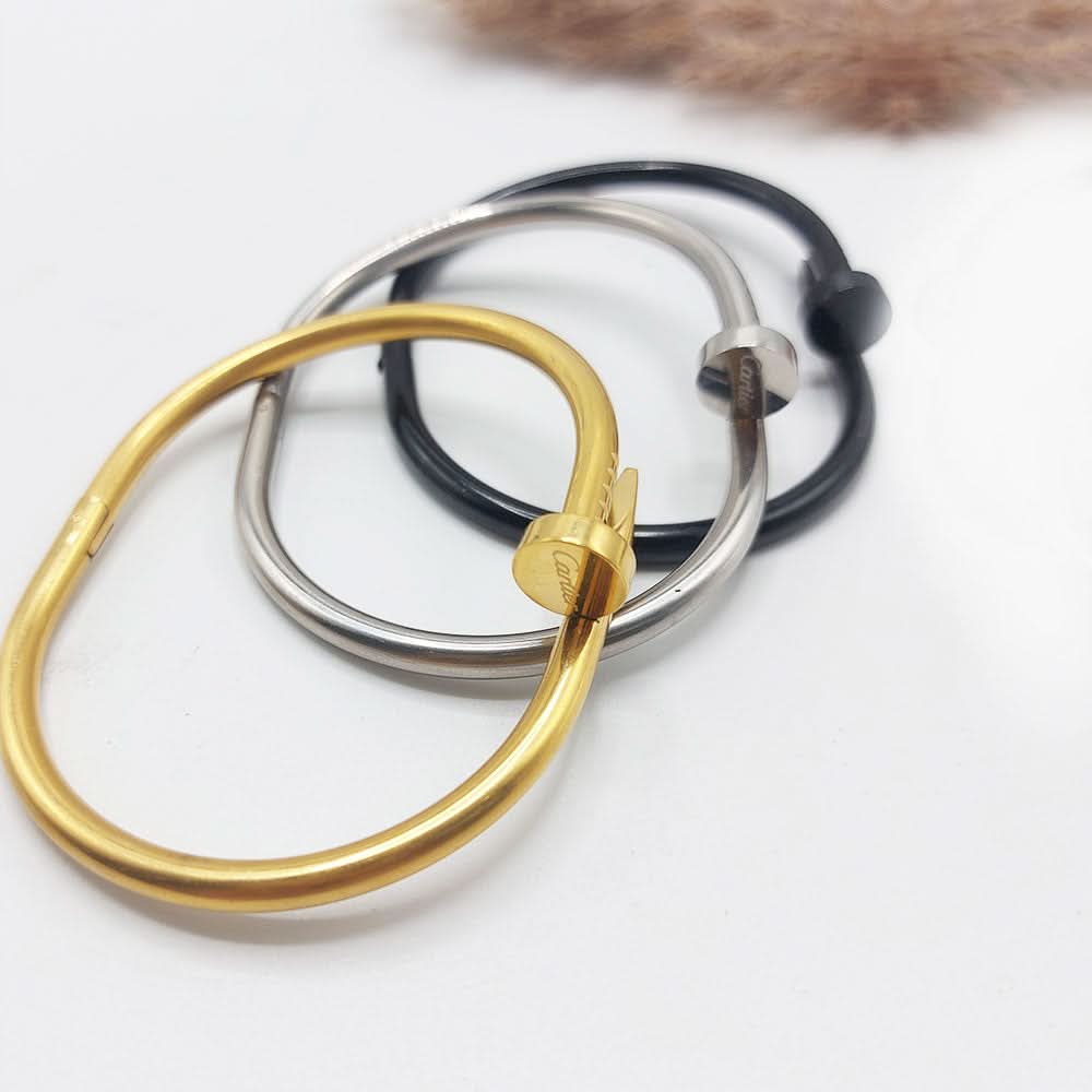 Nail Golden Bangle – Elegant & Durable Stainless Steel Bracelet