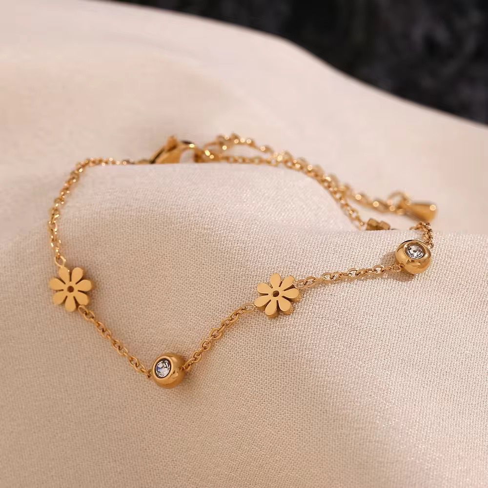 Elegant Floral Gold Bracelet for Women – Lightweight & Stylish Jewelry