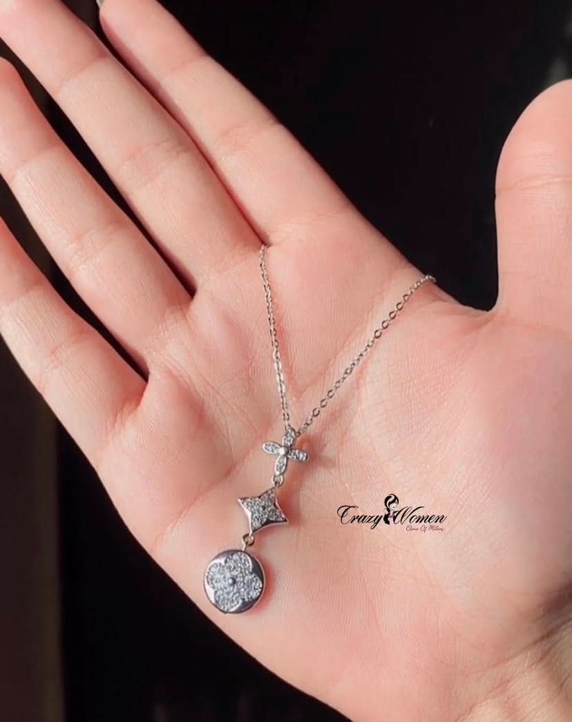 Silver Flower Leaf Clover Necklace – Elegant & Nature-Inspired Jewelry - Crazy Women