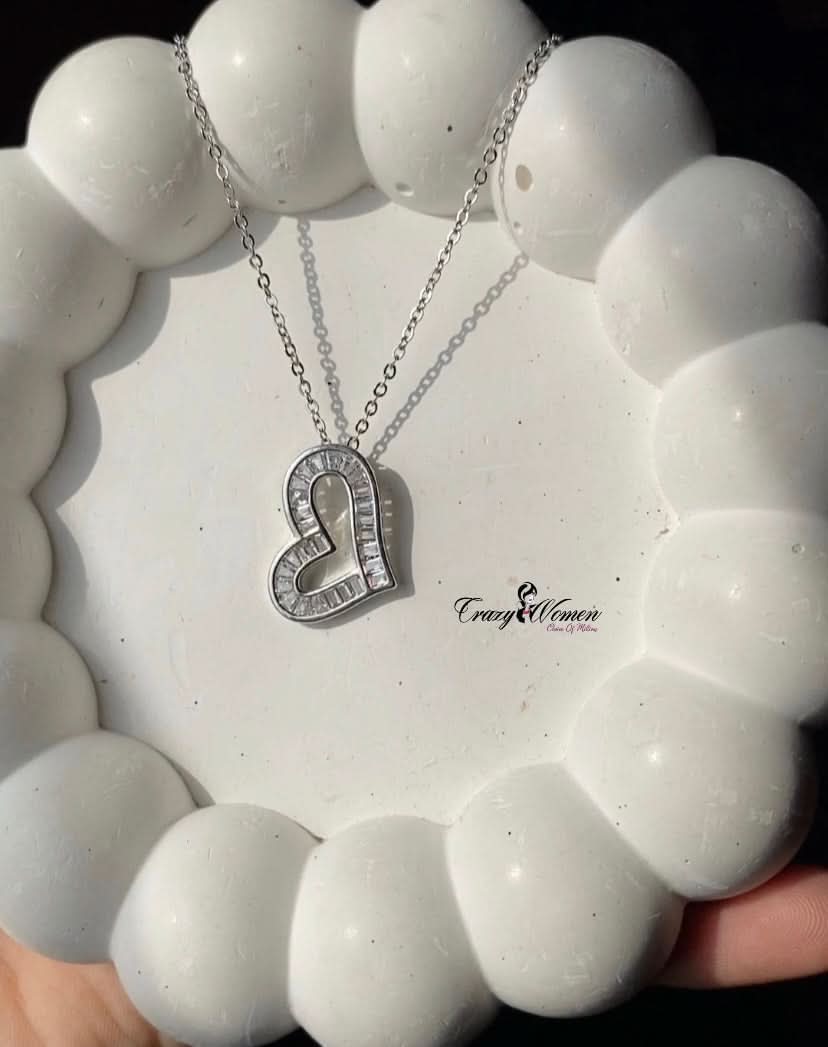 Silver Heart Design with Stones Necklace – Elegant & Sparkling Jewelry