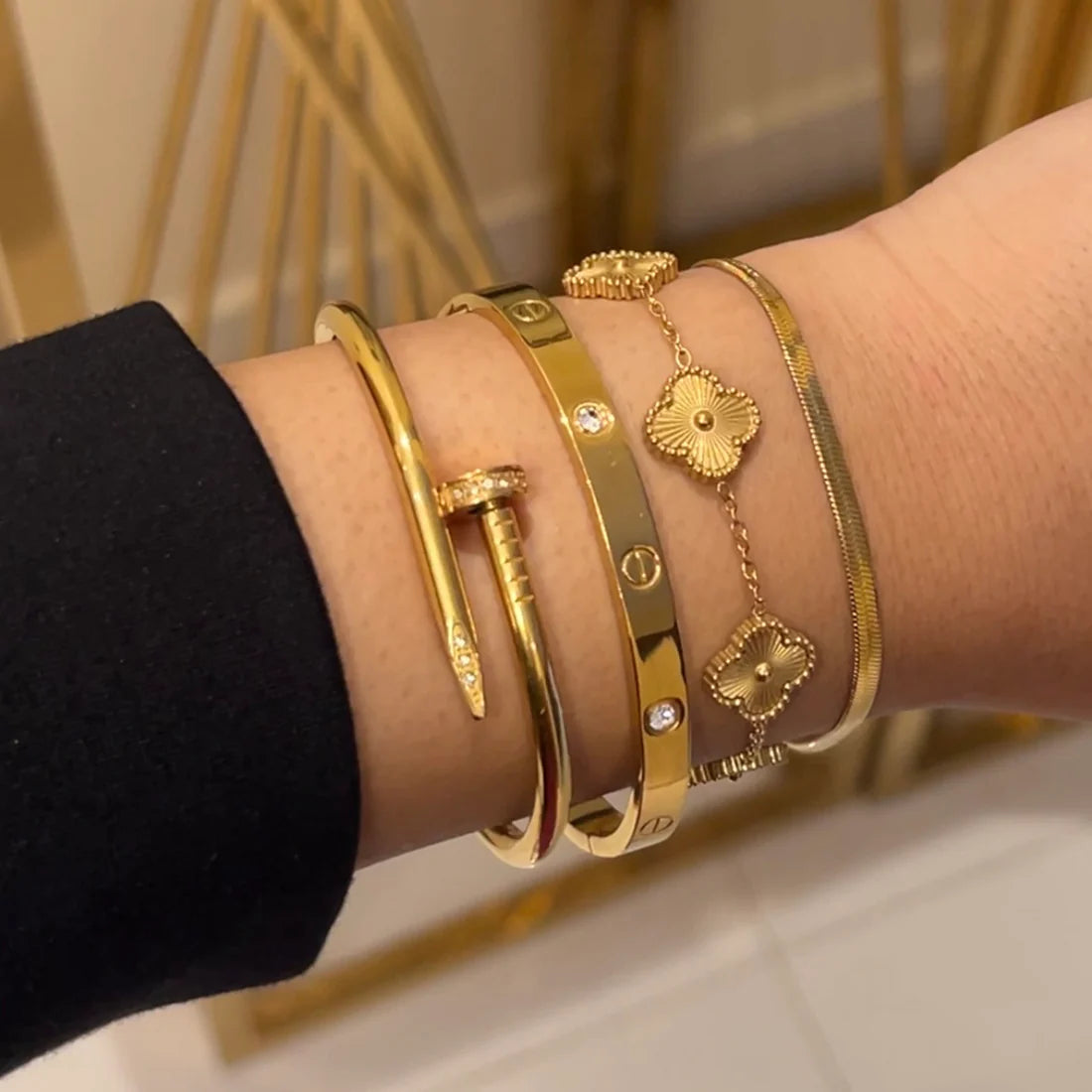 Gold Clover Bracelet Set