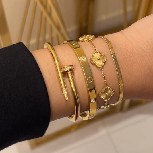 Gold Clover Bracelet Set