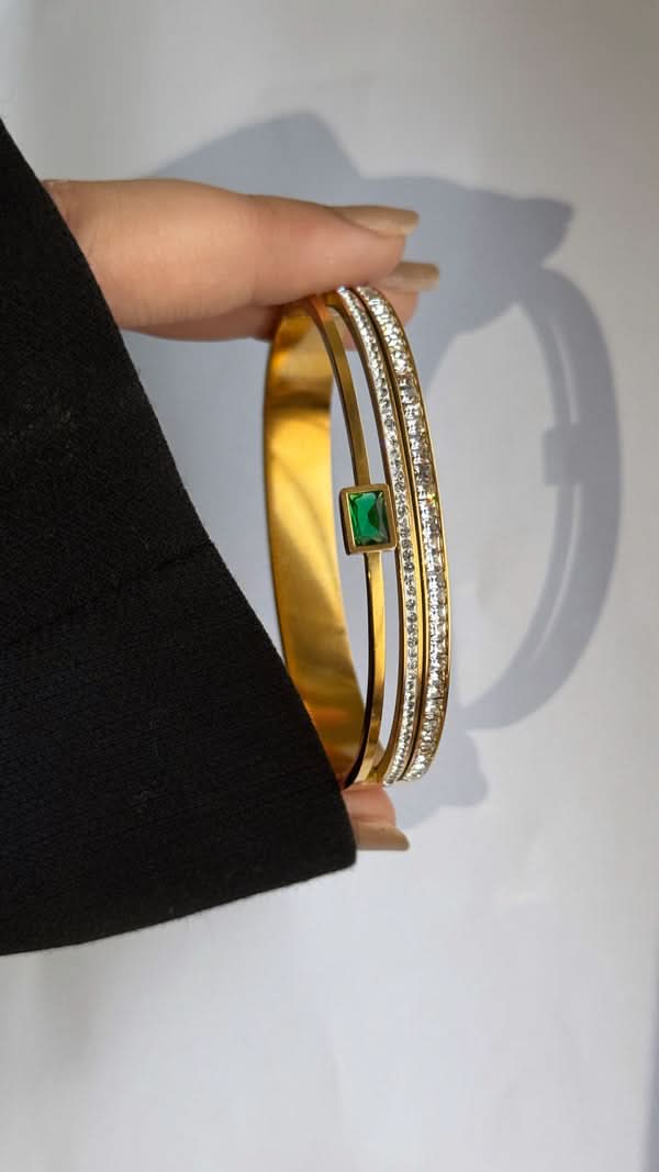 Premium Quality Zircon Emerald Bracelet - Perfect for Girls & Women - Crazy Women