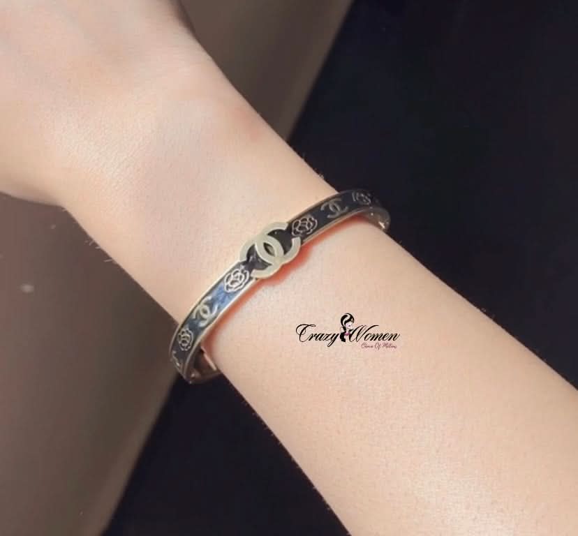 Chanel-Inspired Gold Bangle – Elegant Stainless Steel Bracelet - Crazy Women
