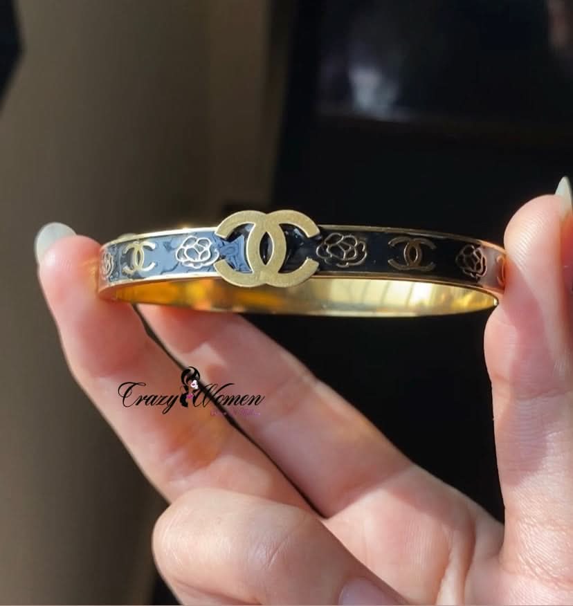 Chanel-Inspired Gold Bangle – Elegant Stainless Steel Bracelet