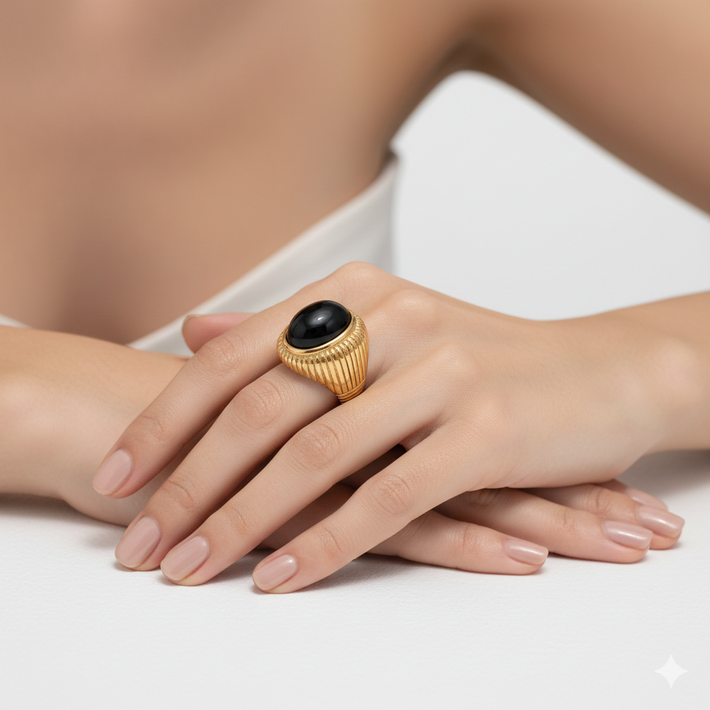 Vintage Gold Ribbed Signet Ring