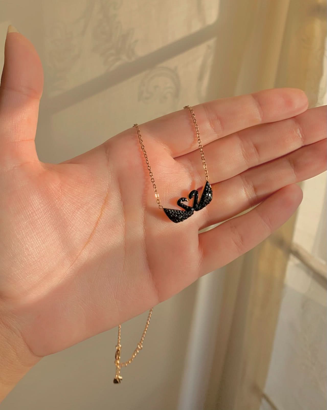 Korean Black Double Swan Necklace – Elegant & Trendy Jewelry