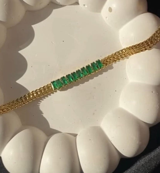 Bracelet with green stone - Crazy Women