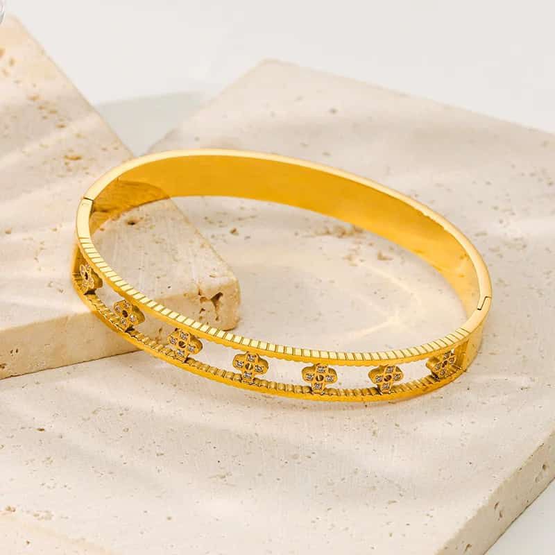 Elegant Gold-Plated Floral Cutout Bangle