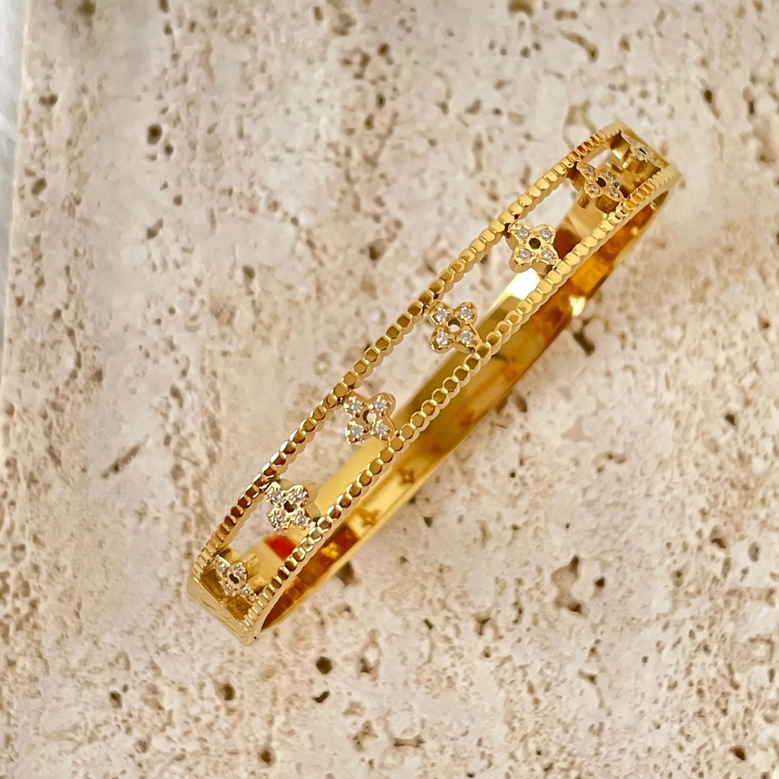 Elegant Gold-Plated Floral Cutout Bangle - Crazy Women