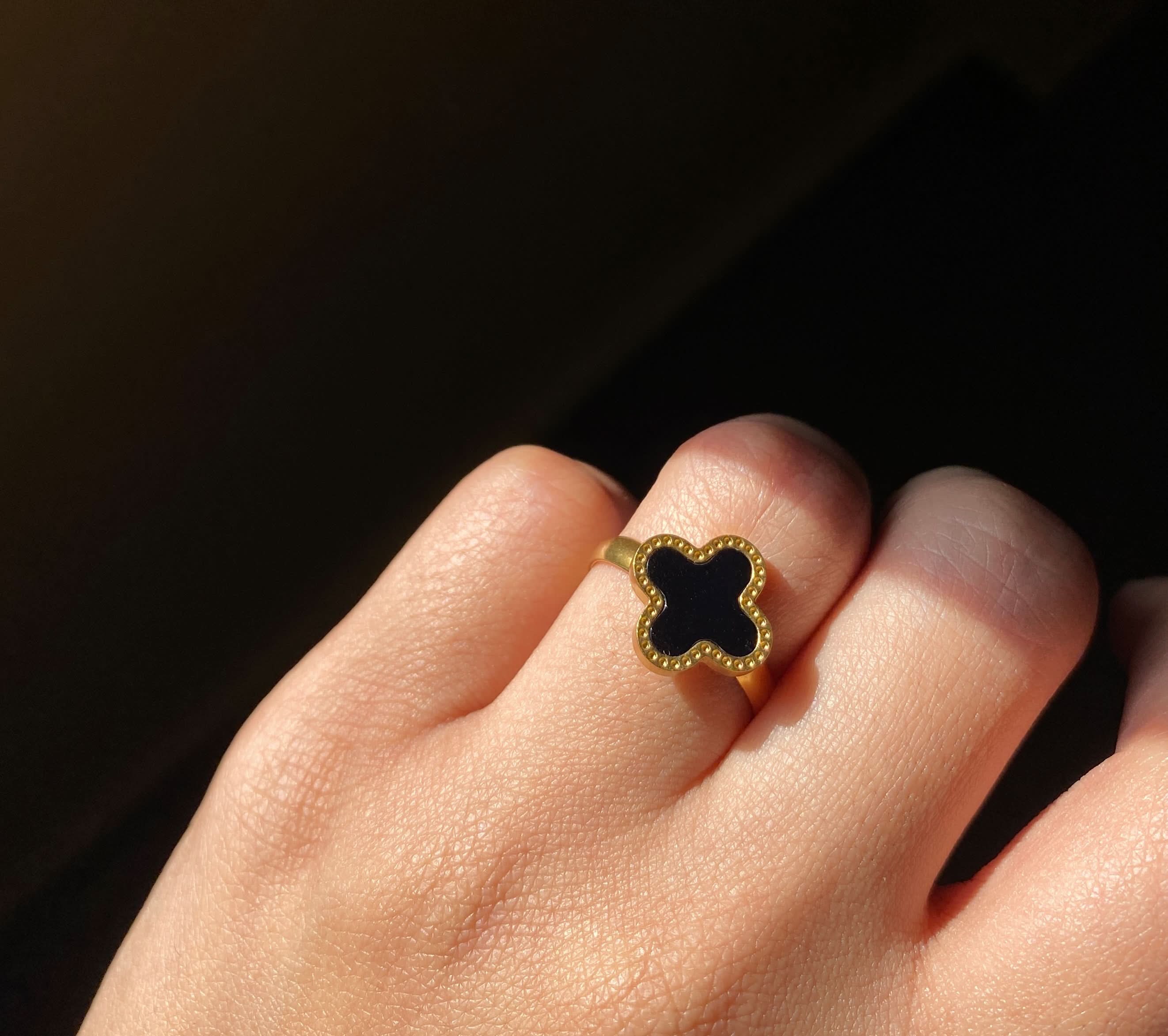 Van Cleef Dot Border Ring – Elegant Design with Dotted Border Detailing - Crazy Women