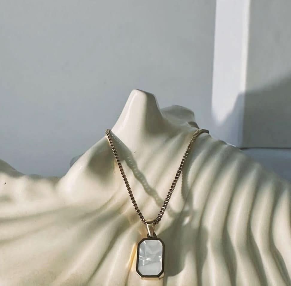 White Chip Necklace – Stylish Necklace for Women in Pakistan