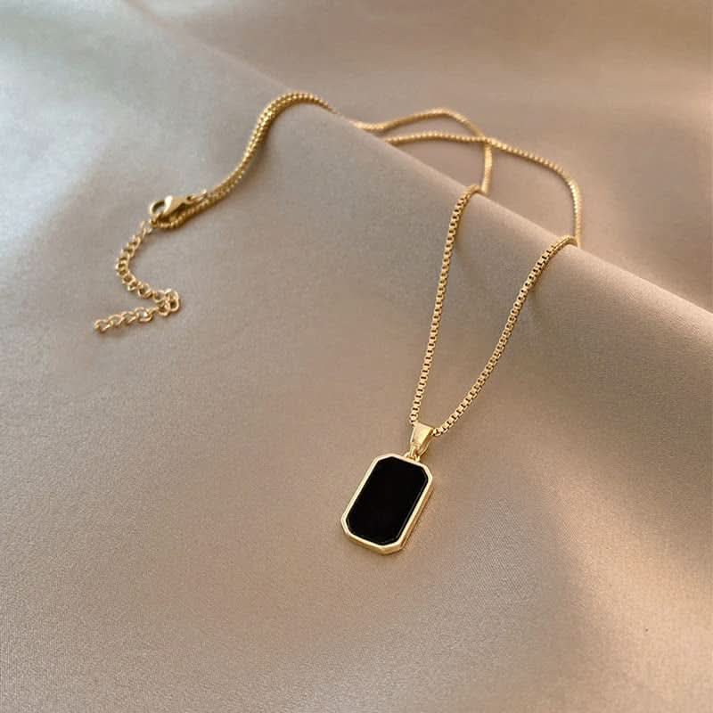 Black Chip Necklace – Stylish Necklace for Women in Pakistan