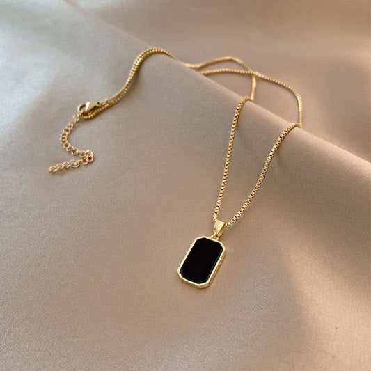 Black Chip Necklace – Stylish Necklace for Women in Pakistan