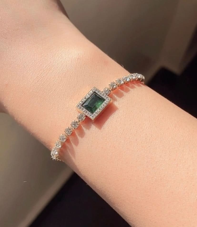 Green Stone Bracelet – Elegant & Stylish Bracelet for Women - Crazy Women