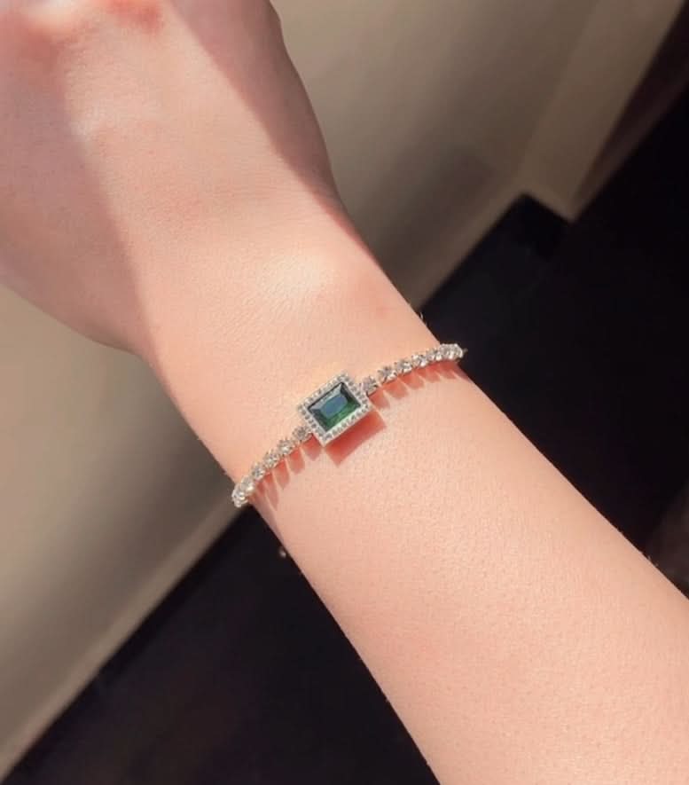 Green Stone Bracelet – Elegant & Stylish Bracelet for Women - Crazy Women