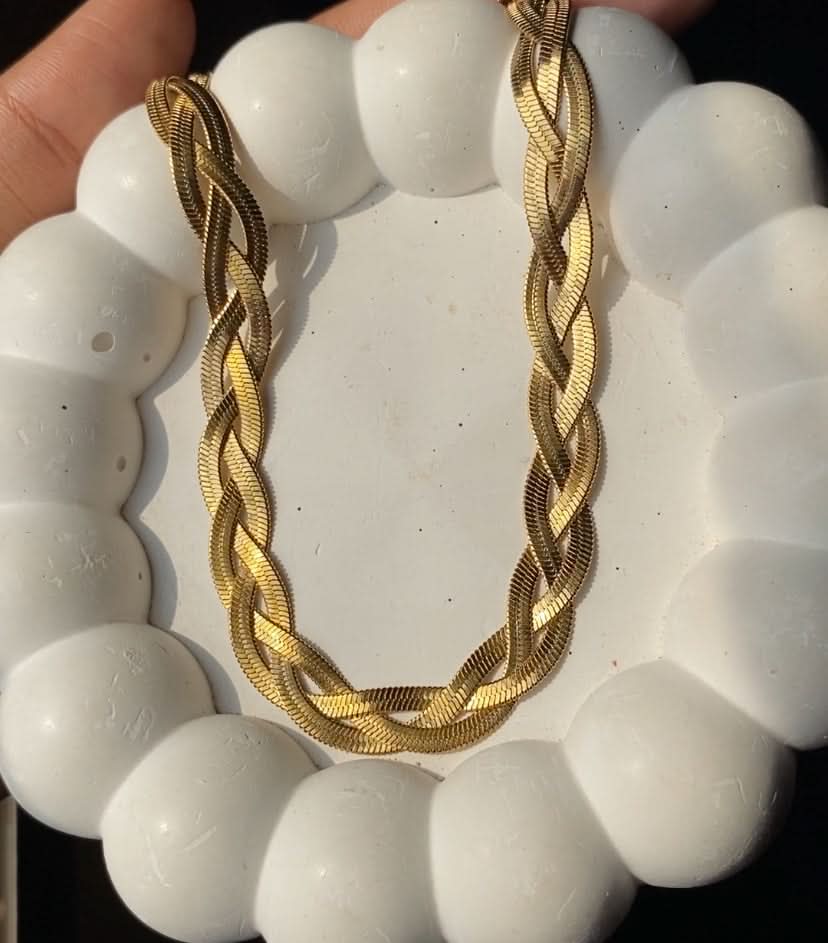 Three-Tone Interwoven Necklace – Elegant & Stylish Stainless Steel Jewelry - Crazy Women