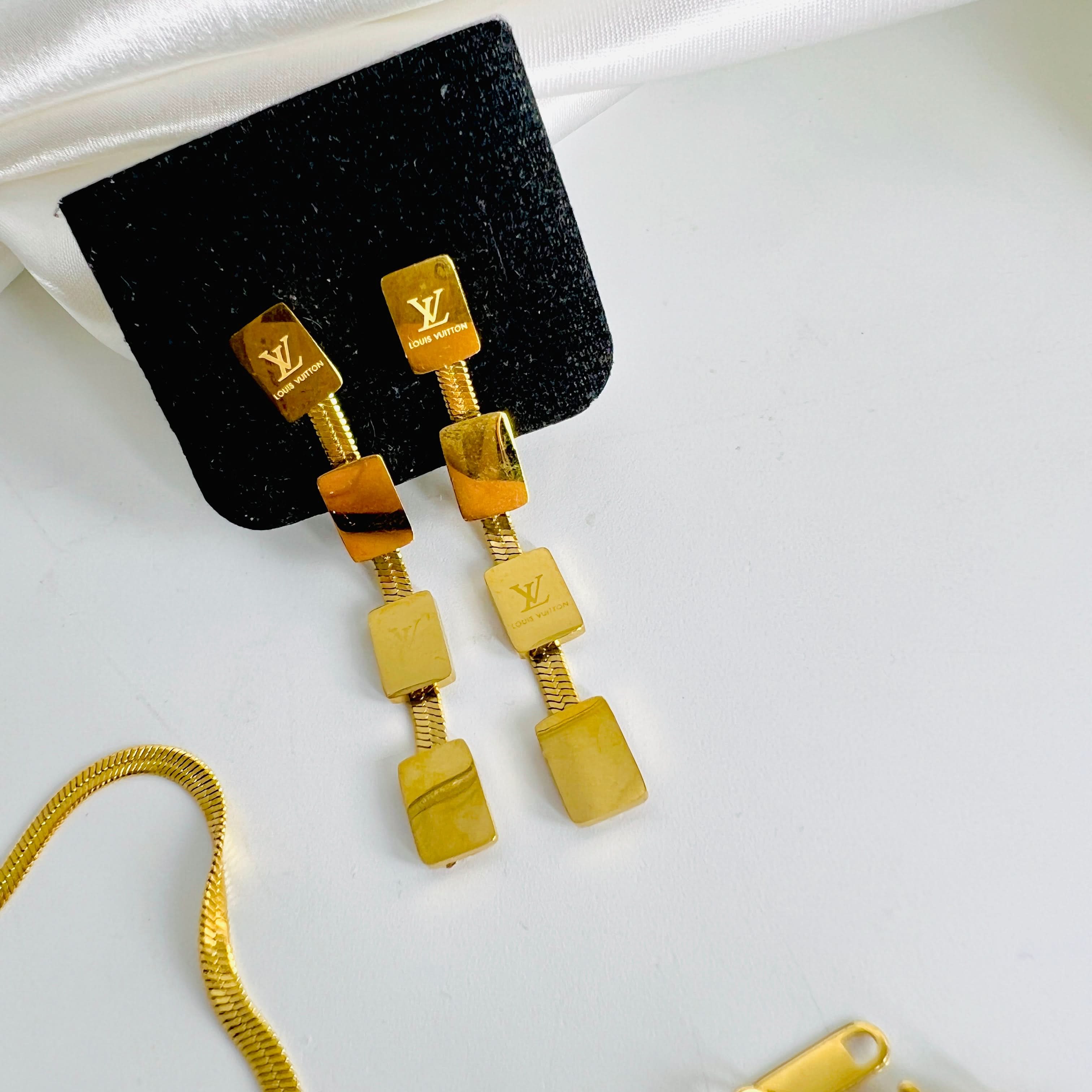 Titanium Steel LV Jewellery Set - Crazy Women