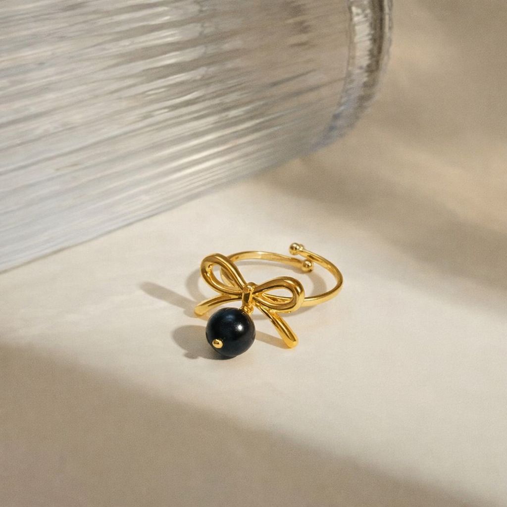 Dainty Gold Bow Ring