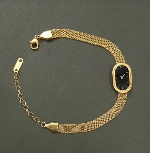 Vintage-Style Gold Mesh Bracelet with Oval Watch
