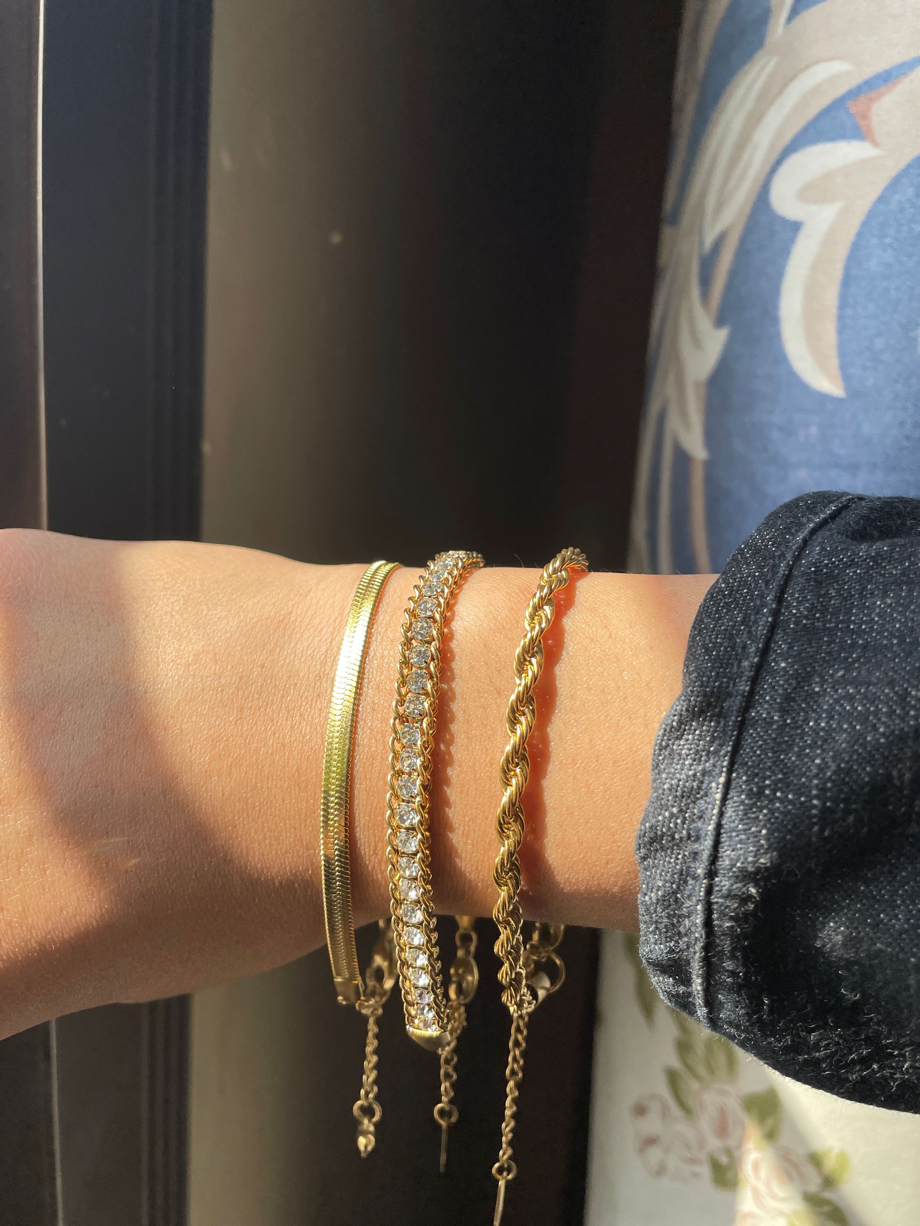 Luxe Golden Bracelet Trio – Elegant & Stylish Set for Women - Crazy Women