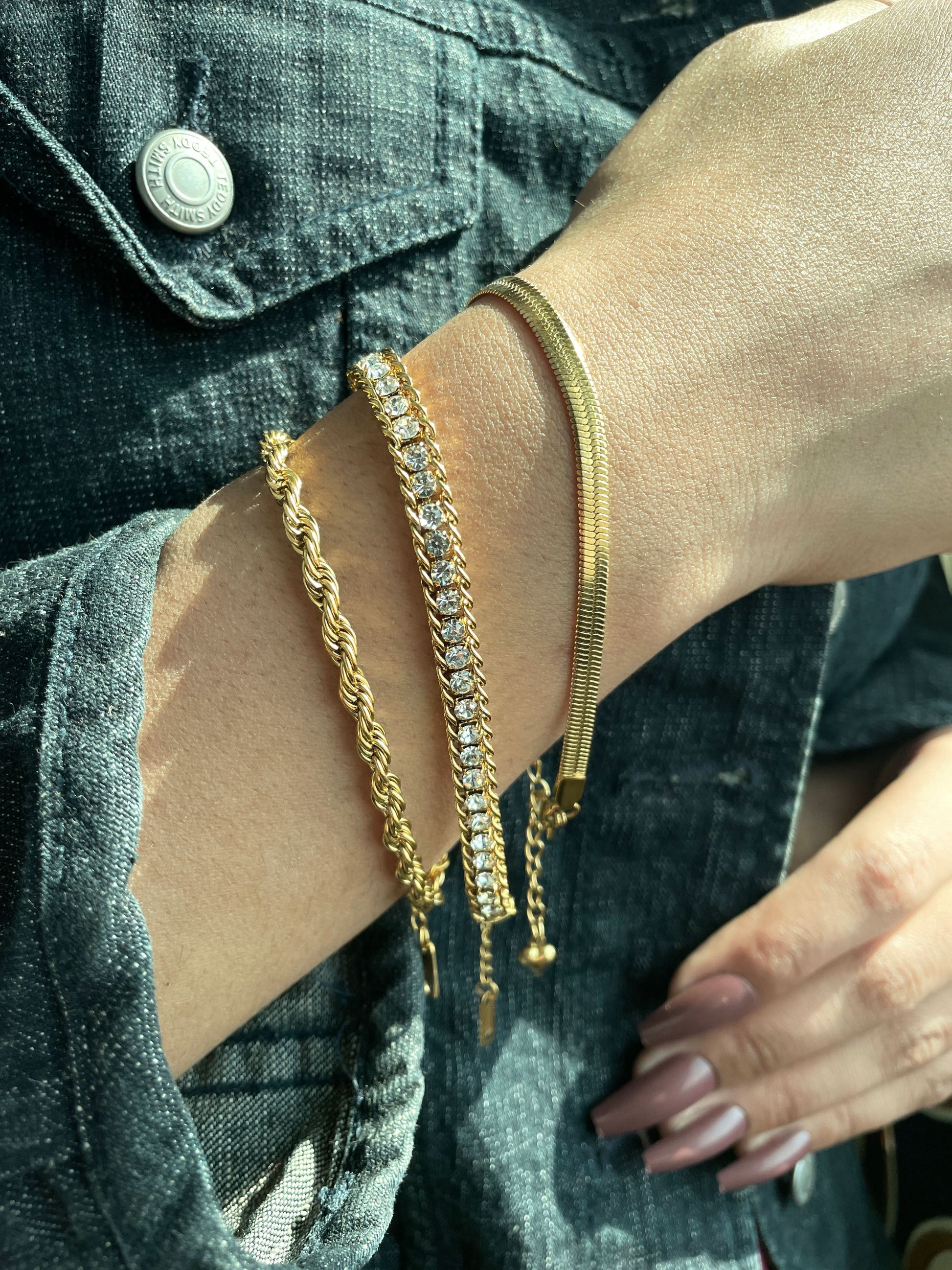 Luxe Golden Bracelet Trio – Elegant & Stylish Set for Women