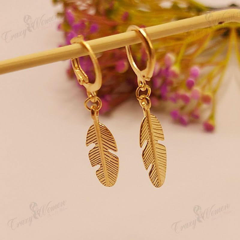 Golden Leaf Earrings - Elegant Nature-Inspired Jewelry