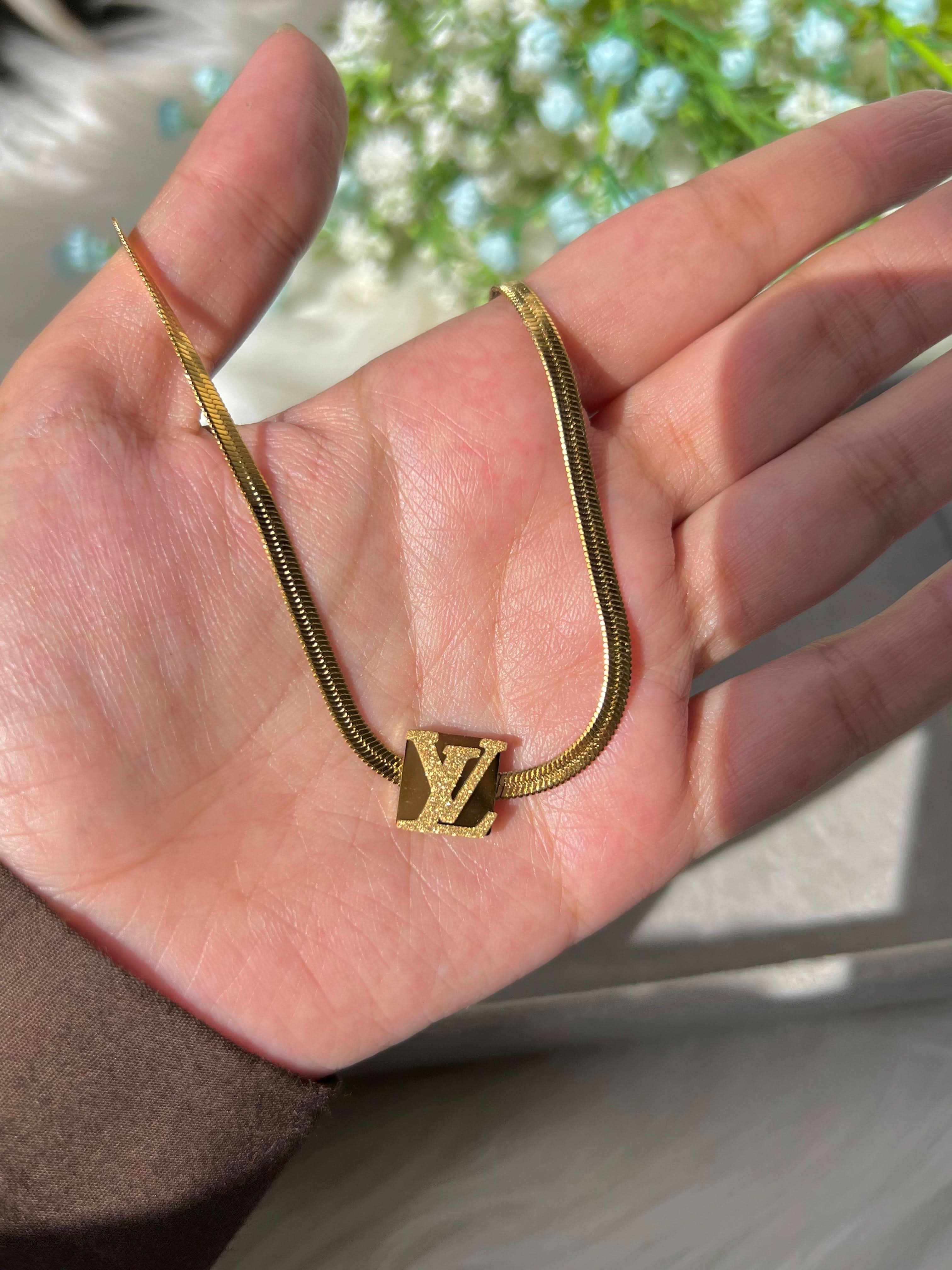 Stainless steel lv necklace - Crazy Women