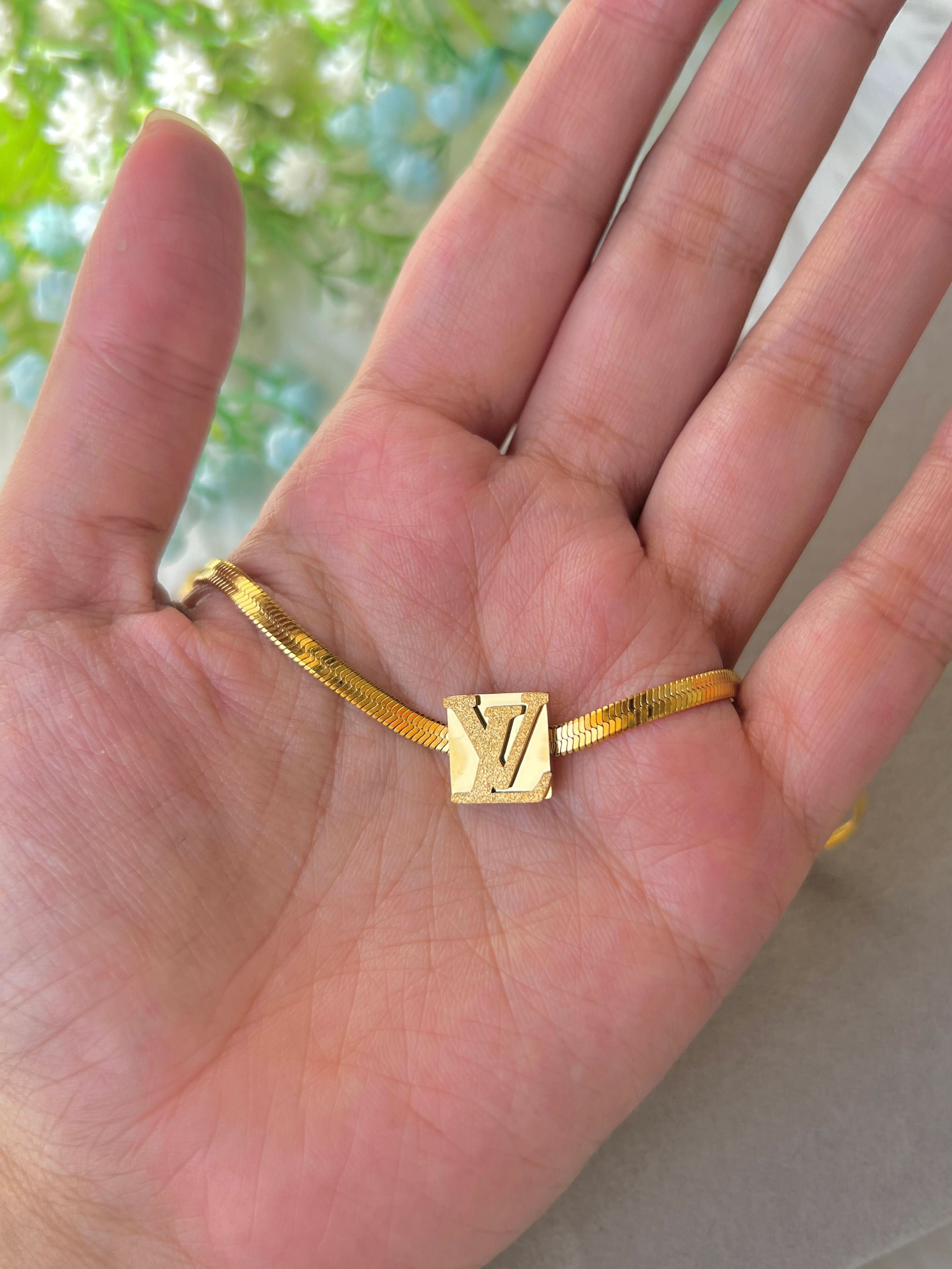 Stainless steel lv necklace - Crazy Women