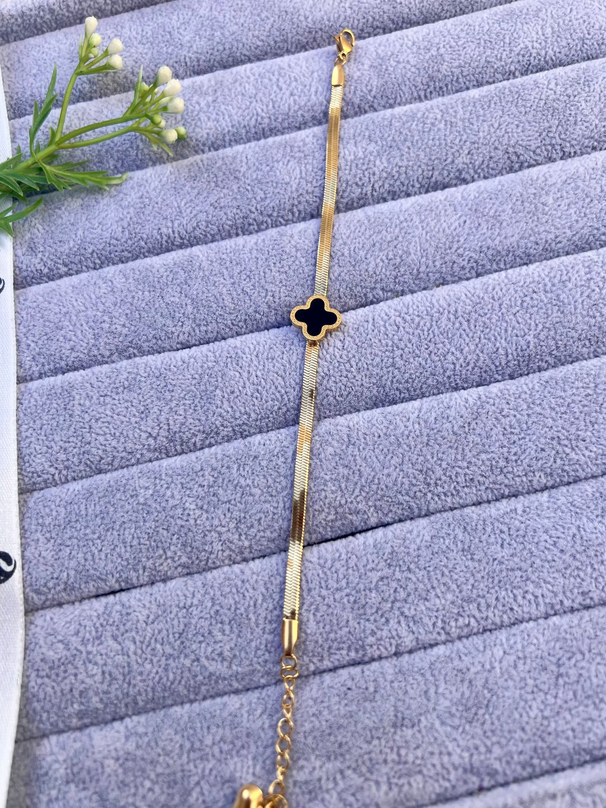 Van Cleef Gold Bracelet – Elegant & Timeless Jewelry for Women