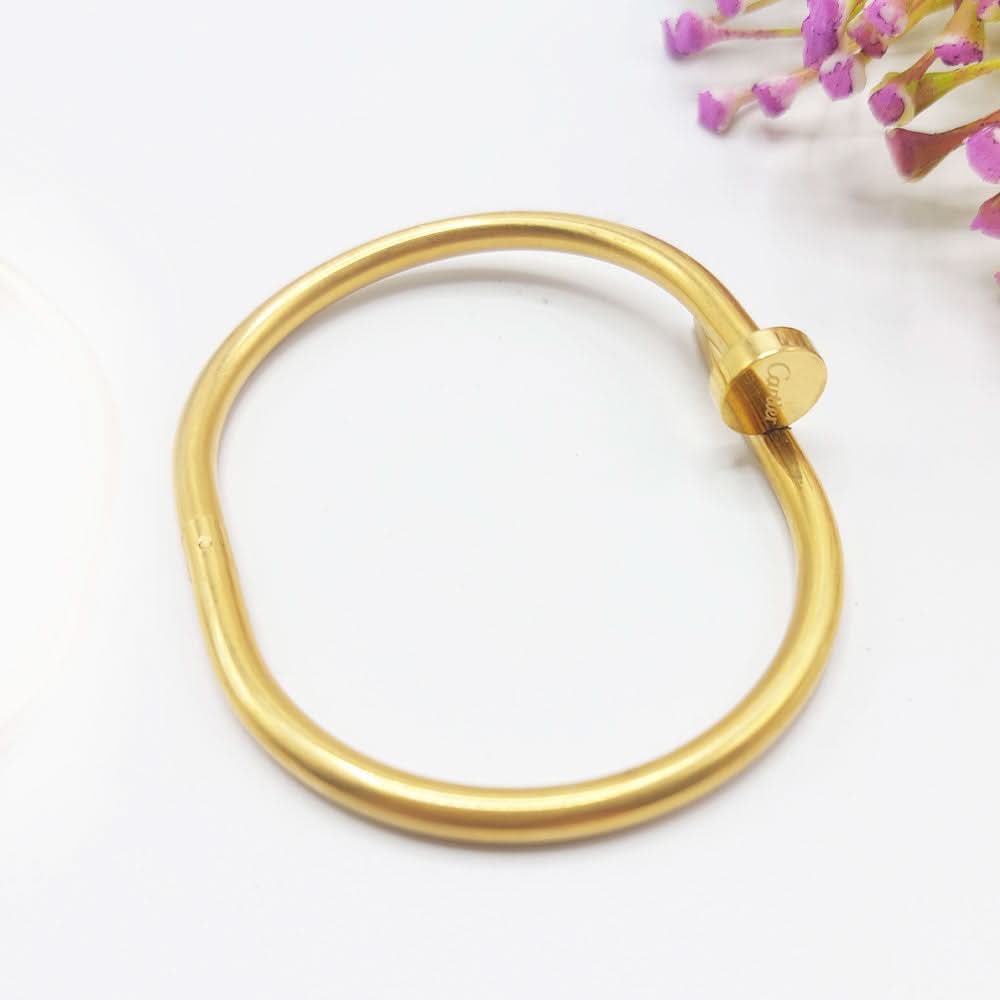 Nail Golden Bangle – Elegant & Durable Stainless Steel Bracelet